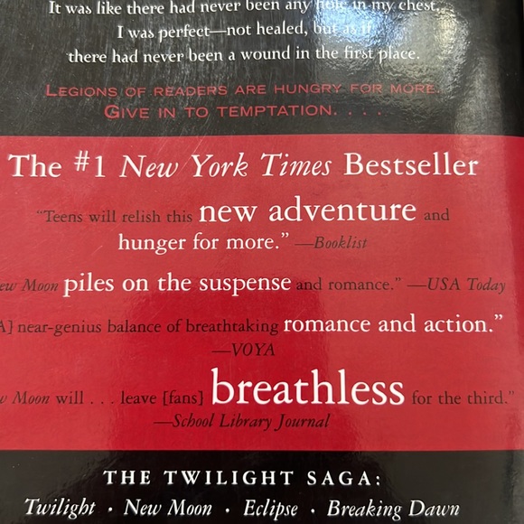 New Moon paperback, book 2 of 4 in Twilight Saga by Stephanie Meyer - Picture 8 of 16